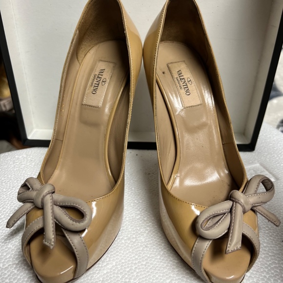 Valentino Bow Shoes - Picture 4 of 6